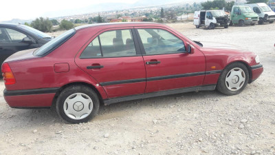 MERCEDES-BENZ CLASE C (BM 202) BERLINA