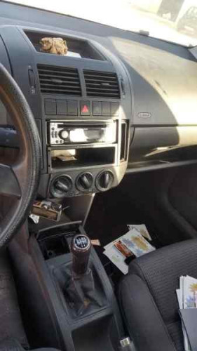 VOLKSWAGEN POLO IV (9N1) — vehículo donante para recambios 