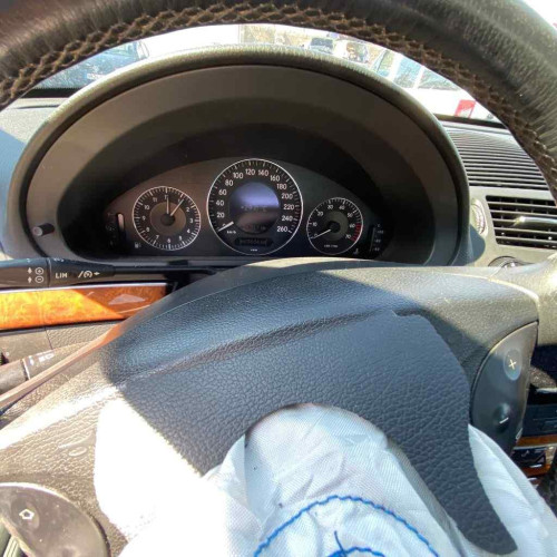  MERCEDES-BENZ CLASE E (BM 211) BERLINA 