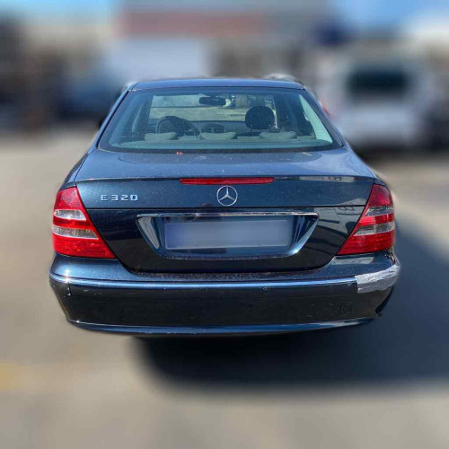  MERCEDES-BENZ CLASE E (BM 211) BERLINA 