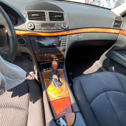  MERCEDES-BENZ CLASE E (BM 211) BERLINA 