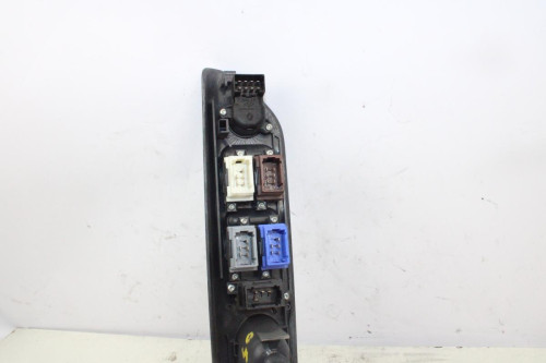 MANDO ELEVALUNAS DELANTERO IZQUIERDO Renault LAGUNA (B56) 