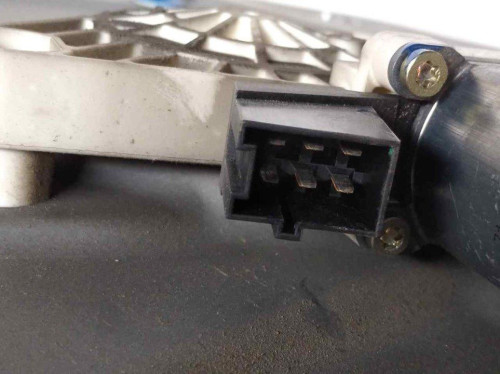 ELEVALUNAS DELANTERO DERECHO Mercedes-Benz CLASE A (BM 169) 
