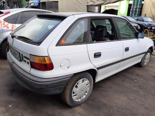  OPEL ASTRA F BERLINA 