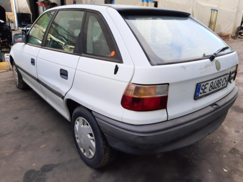  OPEL ASTRA F BERLINA 