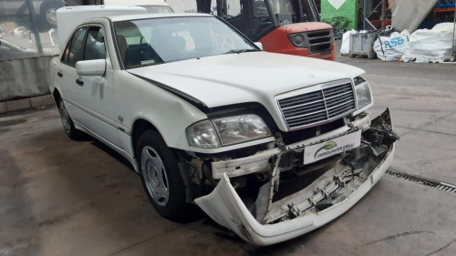  MERCEDES-BENZ CLASE C (BM 202) BERLINA 