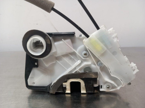 CERRADURA PUERTA DELANTERA IZQUIERDA TOYOTA YARIS CROSS 