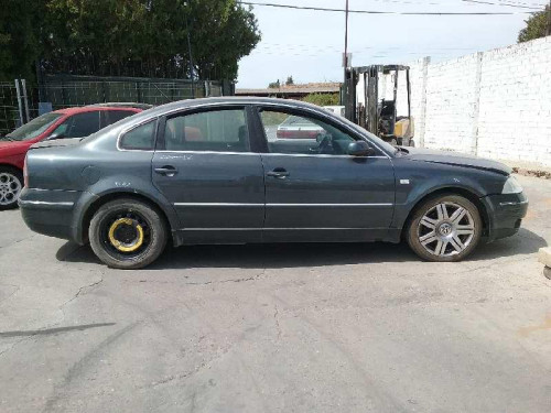  VOLKSWAGEN PASSAT BERLINA (3B3) 