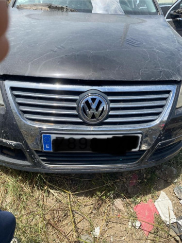 REJILLA DELANTERA VOLKSWAGEN PASSAT VARIANT (3C5) 