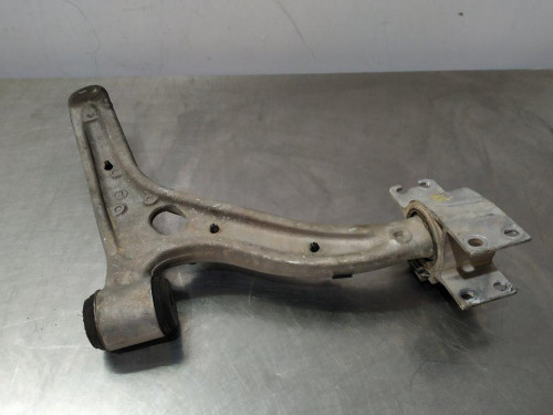 BRAZO SUSPENSION INFERIOR DELANTERO IZQUIERDO Mercedes-Benz CLASE GLA (BM 156) 