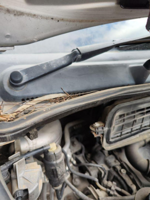 BRAZO LIMPIA DELANTERO DERECHO