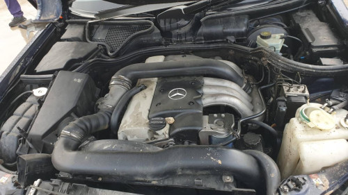  MERCEDES-BENZ CLASE E (BM 210) BERLINA 