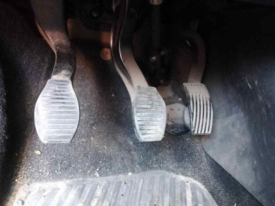 PEDAL EMBRAGUE