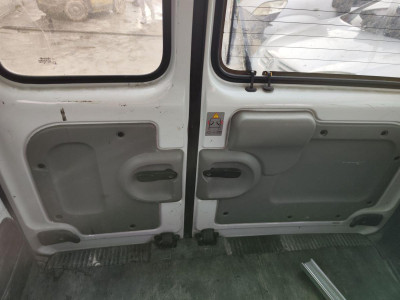 GUARNECIDO PORTON TRASERO