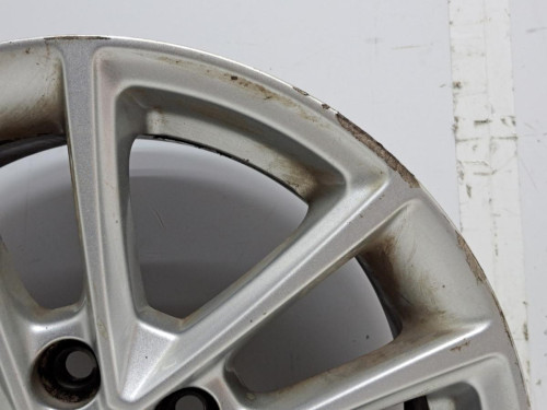 LLANTA Ford FOCUS BERLINA (CB8) 