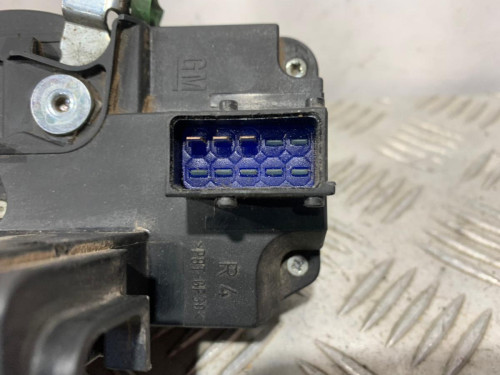  CERRADURA PUERTA DELANTERA DERECHA 