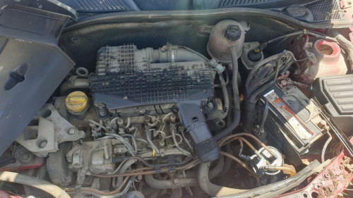 RENAULT CLIO II FASE II (B/CB0) — vehículo donante para recambios 