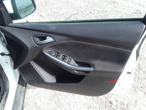 GUARNECIDO PUERTA DELANTERA DERECHA Ford FOCUS BERLINA (CB8) 