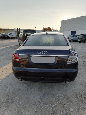 AUDI A6 BERLINA (4F2)