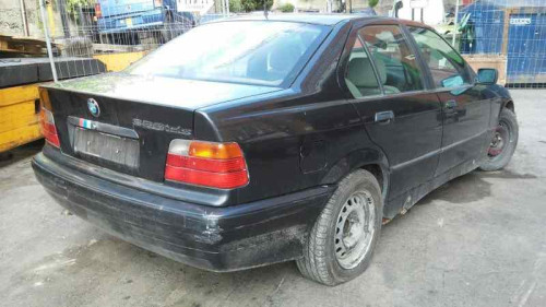  BMW SERIE 3 BERLINA (E36) 