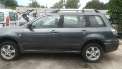 MITSUBISHI OUTLANDER (CU0W)