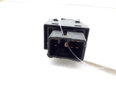 MANDO ELEVALUNAS TRASERO IZQUIERDO, HYUNDAI, GETZ (TB)