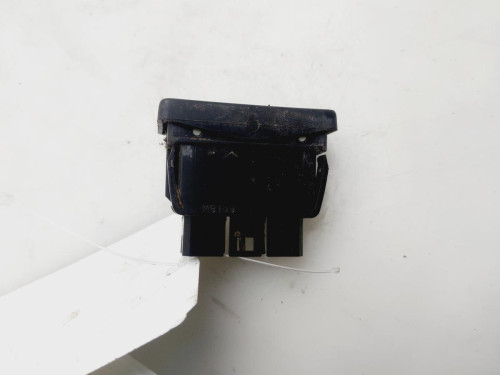 MANDO ELEVALUNAS DELANTERO DERECHO Citroen SAXO 