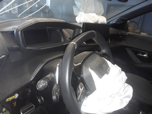 PEUGEOT 208 (P2) — vehículo donante para recambios 