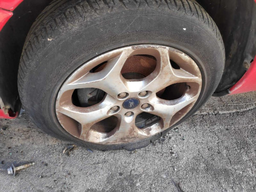  FORD FOCUS BERLINA (CB4) 