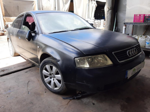  AUDI A6 BERLINA (4B2) 