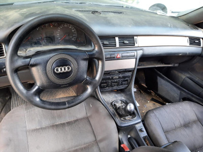 AUDI A6 BERLINA (4B2)