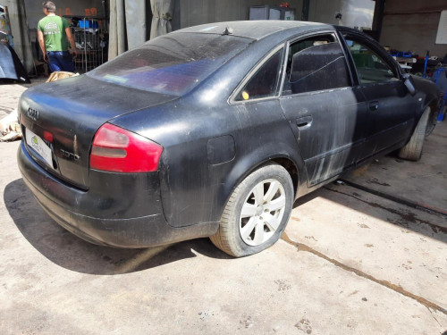  AUDI A6 BERLINA (4B2) 