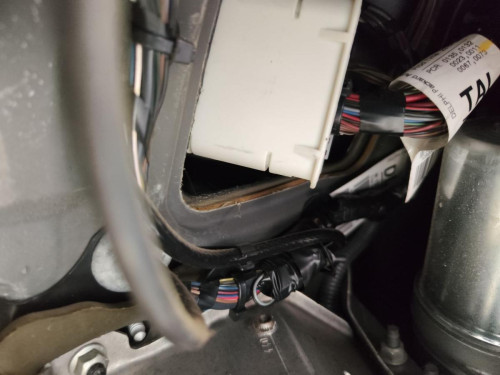 CAJA RELES / FUSIBLES Opel CORSA C 