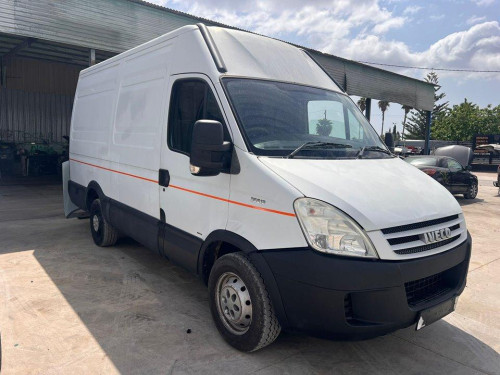 IVECO DAILY FURGÓN — автомобиль-донор на запчасти 