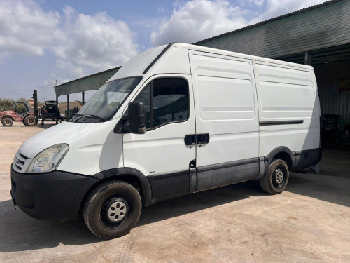 IVECO DAILY FURGÓN — автомобиль-донор на запчасти 