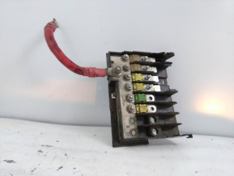 CAJA RELES / FUSIBLES