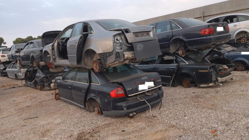  AUDI A4 BERLINA (8E) 