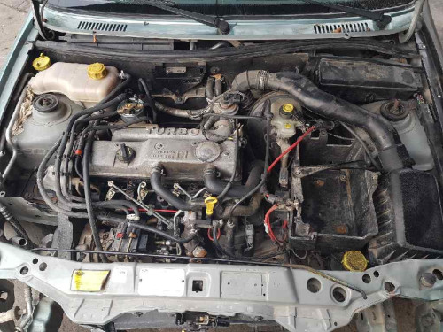 FORD FIESTA BERLINA (DX) — vehículo donante para recambios 