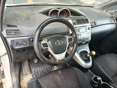 TOYOTA VERSO (AUR2/ZGR2)