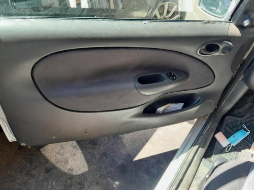  FORD FIESTA BERLINA (DX) 
