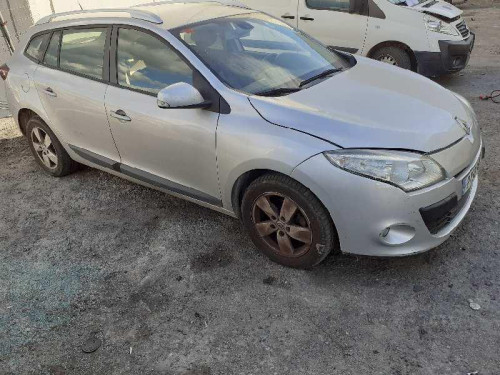 RENAULT MEGANE III SPORT TOURER — vehículo donante para recambios 