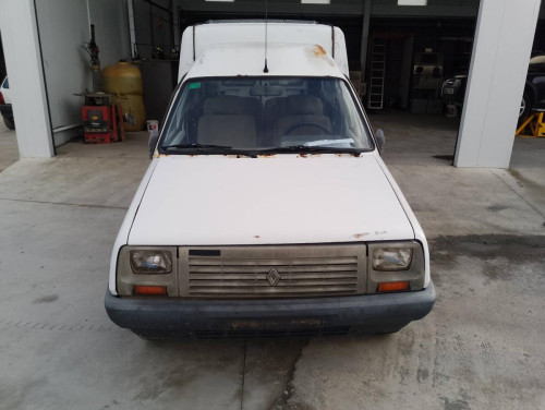 RENAULT — vehículo donante para recambios 