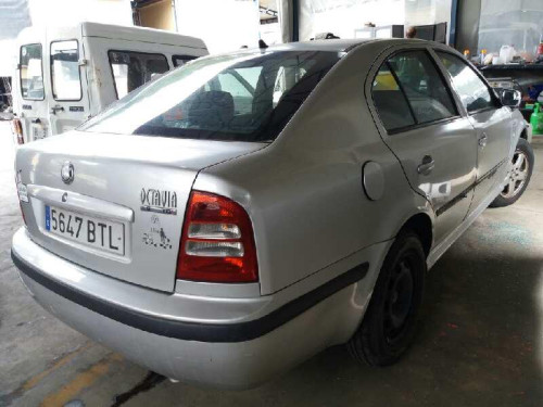  SKODA OCTAVIA BERLINA (1U2) 