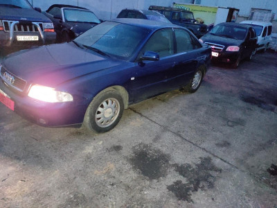 AUDI A4 BERLINA (B5)