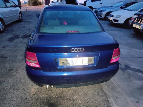 AUDI A4 BERLINA (B5) — vehículo donante para recambios 