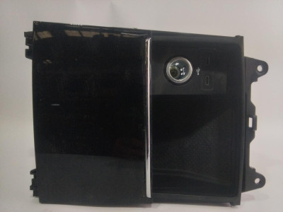 CENICERO, SKODA, KAROQ (NU)