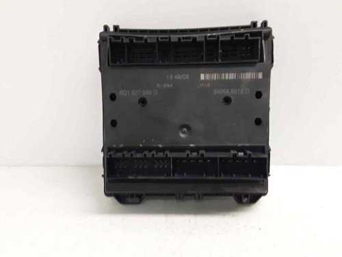CAJA RELES / FUSIBLES VOLKSWAGEN POLO IV (9N1) 