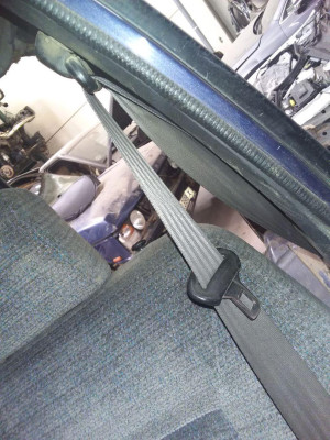 CINTURON SEGURIDAD TRASERO IZQUIERDO