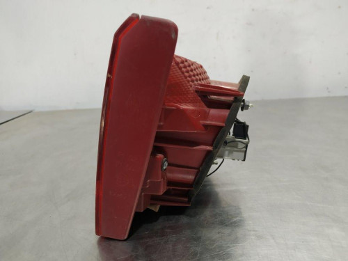  PILOTO TRASERO DERECHO INTERIOR VOLKSWAGEN PASSAT BERLINA (362) 