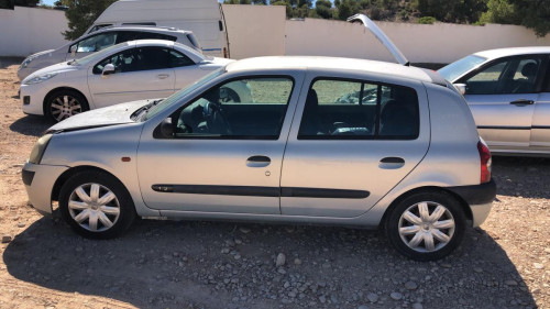 RENAULT CLIO II FASE II (B/CB0) — автомобиль-донор на запчасти 